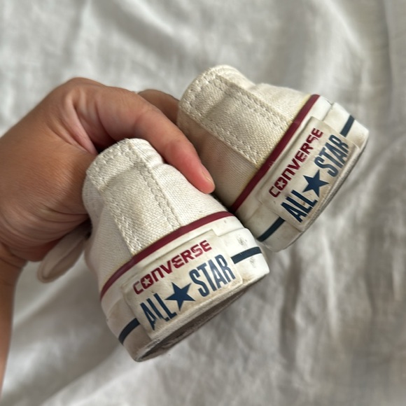 Converse Chuck Taylor’s - Picture 5 of 6